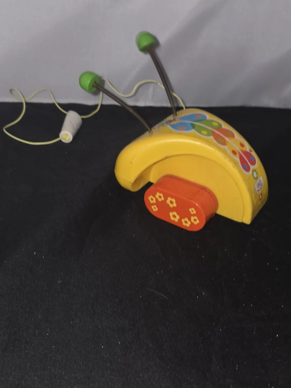 🍁Fisher-Price Yellow Pull-Along Bug Toy with Green Antennae